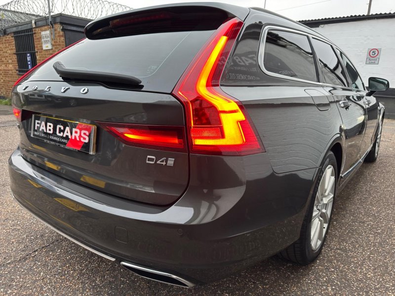 VOLVO V90