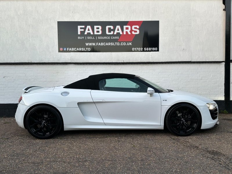 AUDI R8