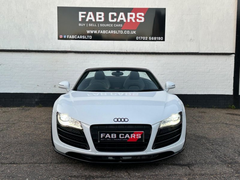 AUDI R8