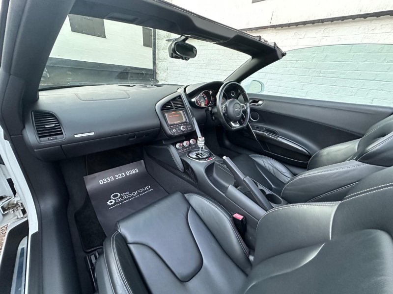 AUDI R8