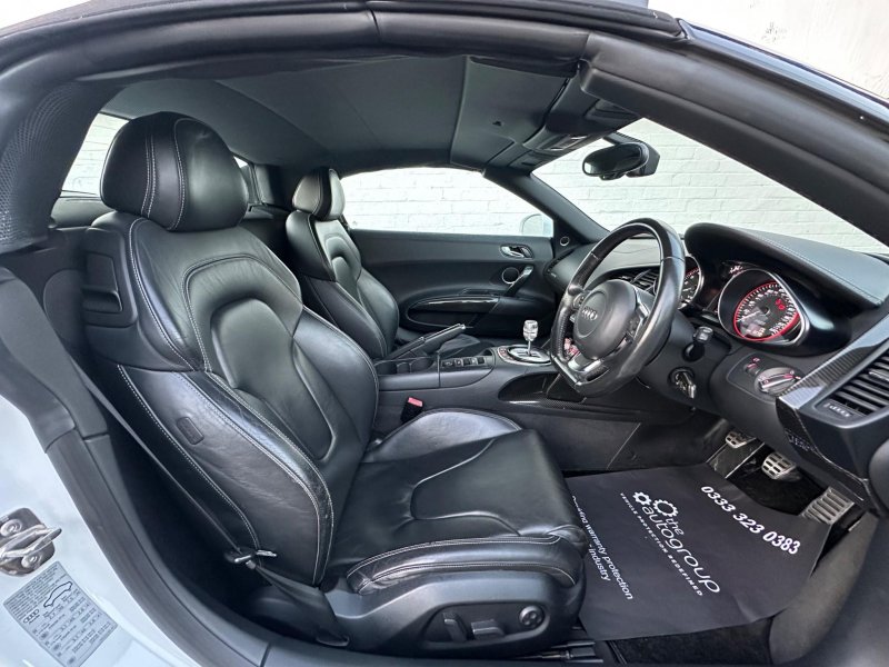 AUDI R8