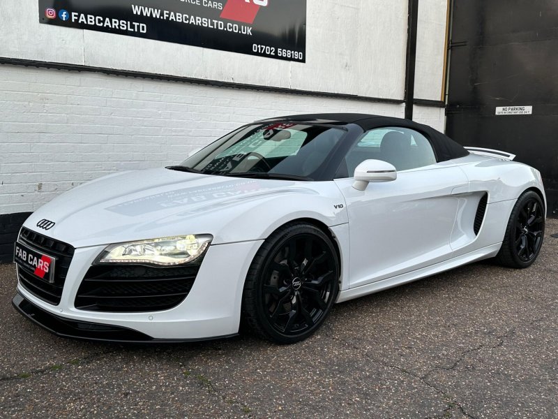 AUDI R8
