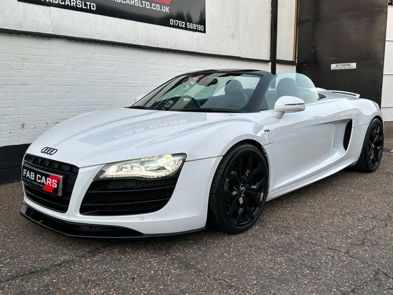 AUDI R8