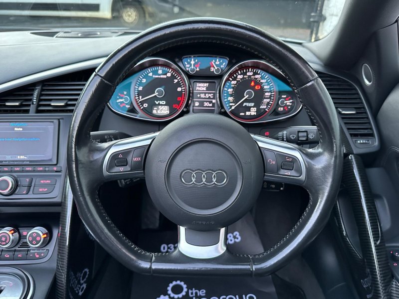 AUDI R8