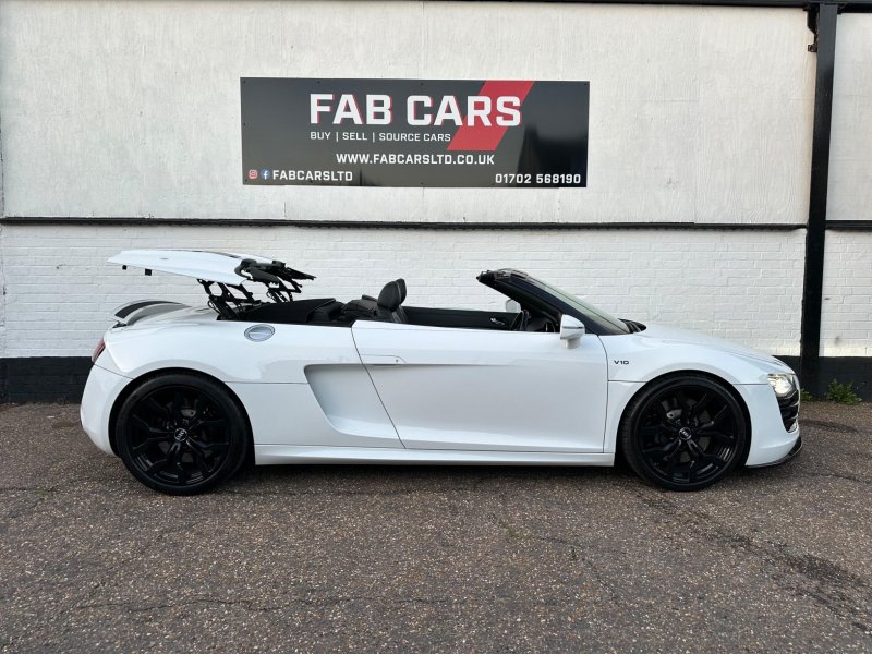 AUDI R8