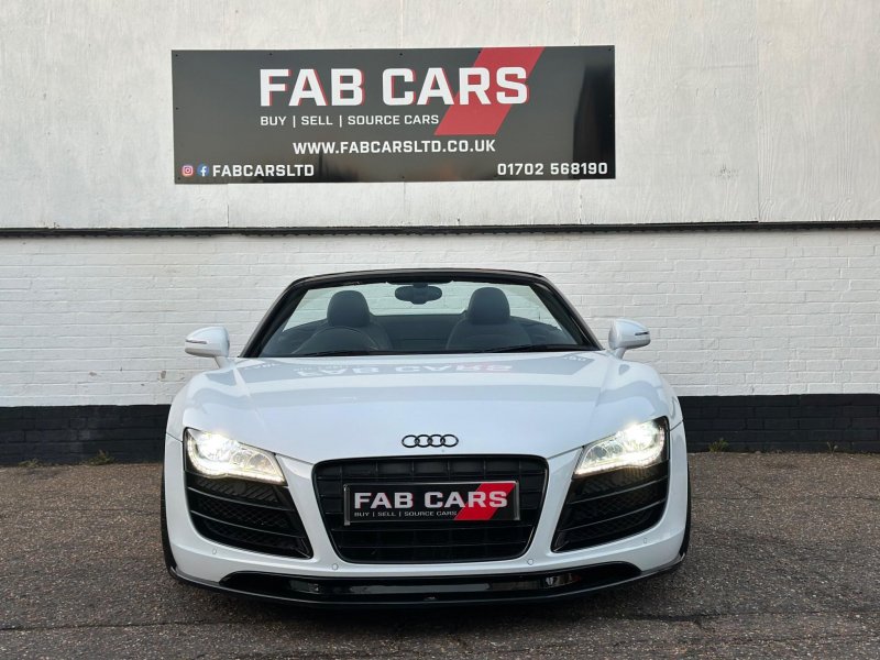 AUDI R8