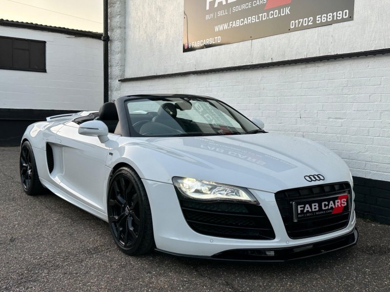 AUDI R8