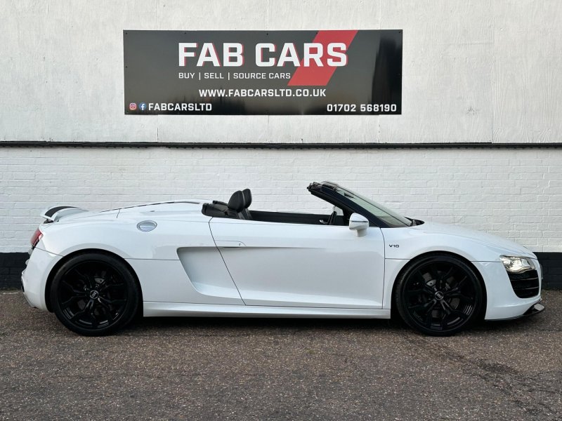 AUDI R8