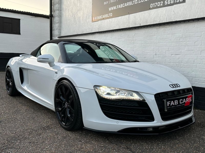 AUDI R8