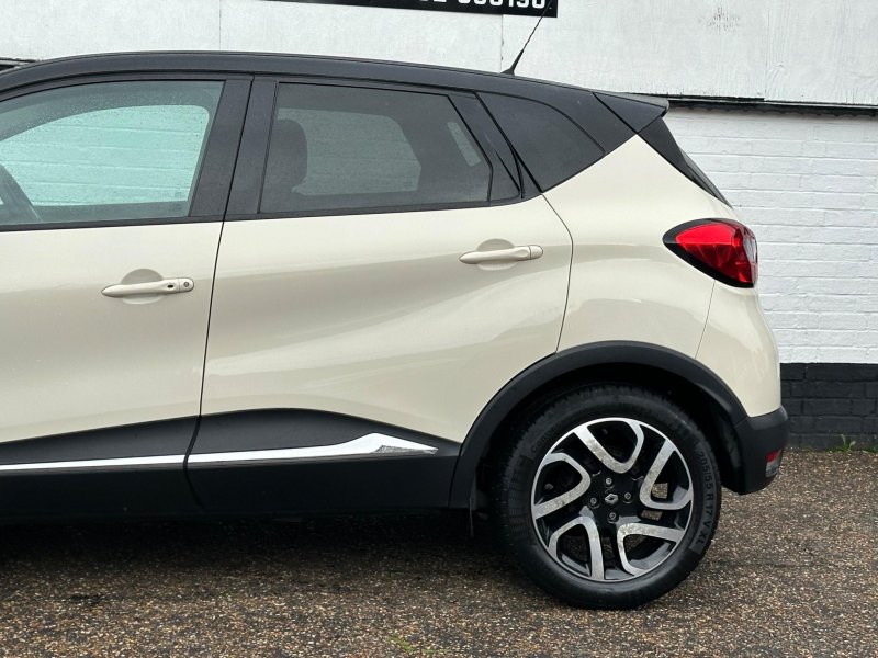 RENAULT CAPTUR