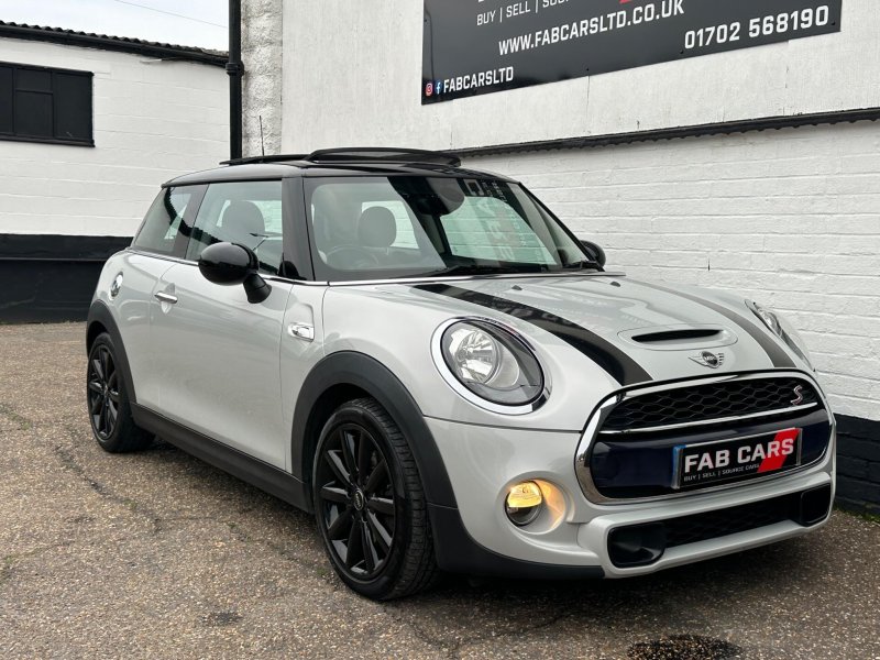 MINI HATCH