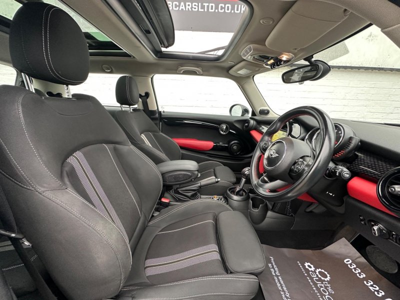 MINI HATCH