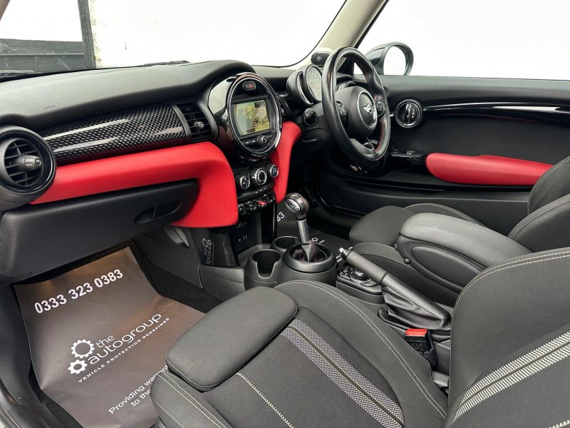 MINI HATCH