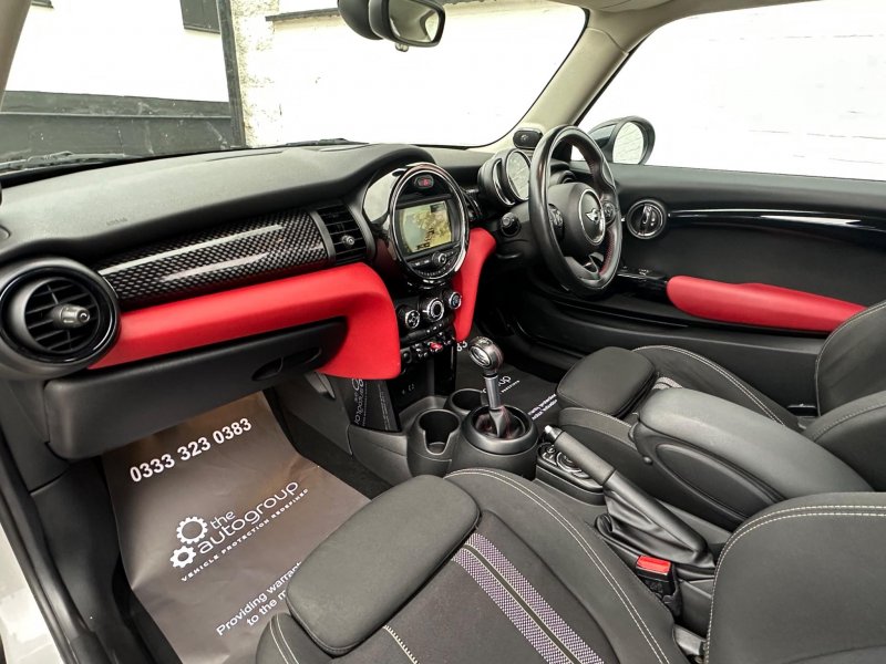 MINI HATCH