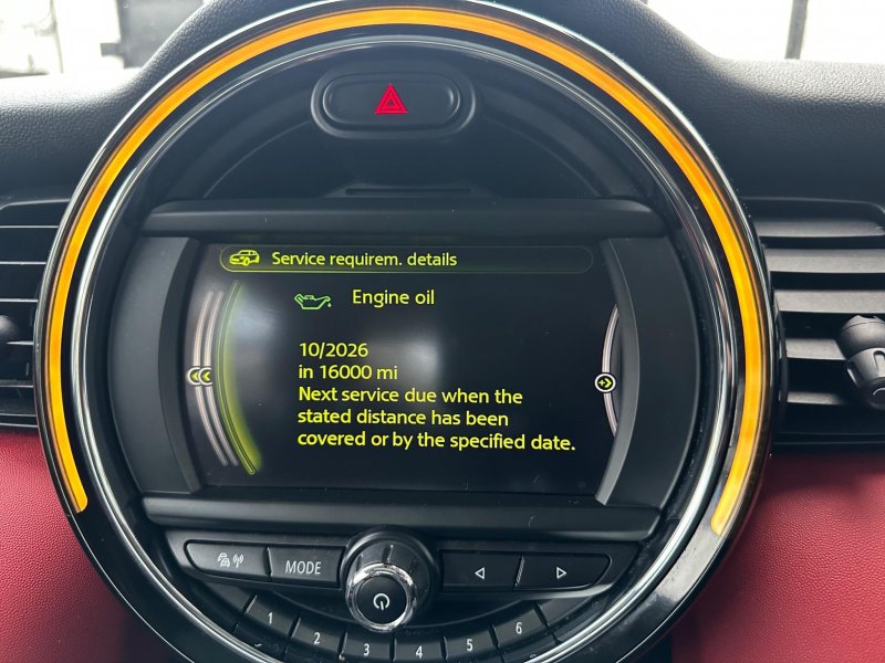 MINI HATCH