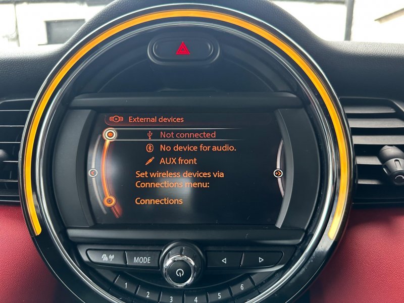 MINI HATCH