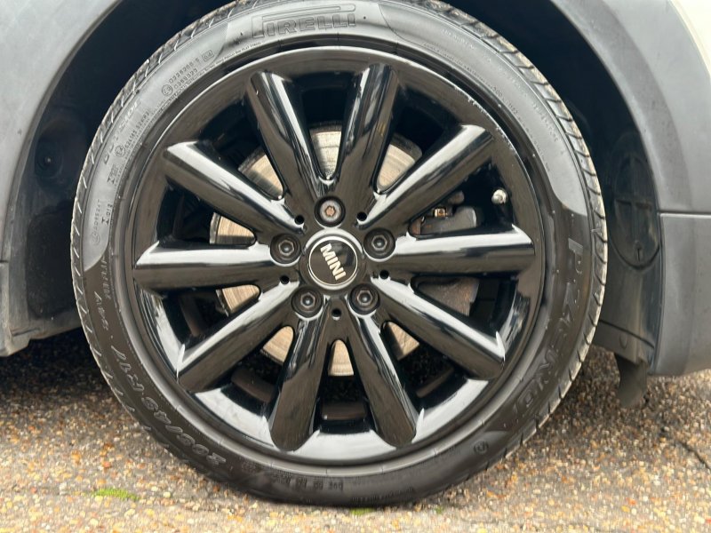 MINI HATCH