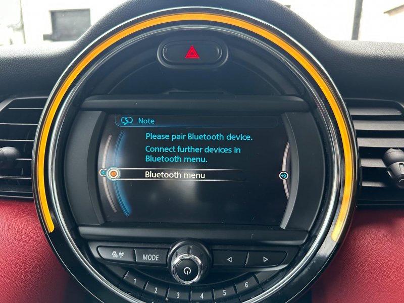 MINI HATCH