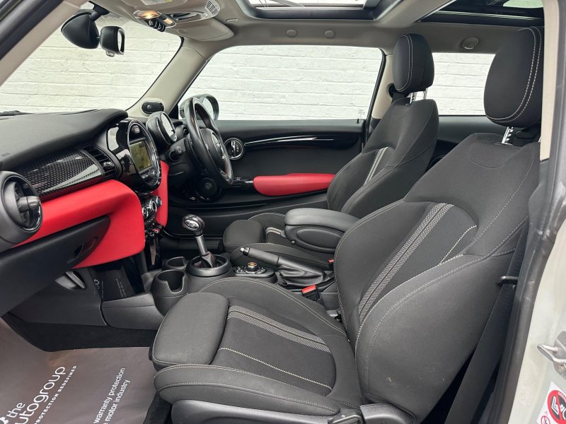 MINI HATCH