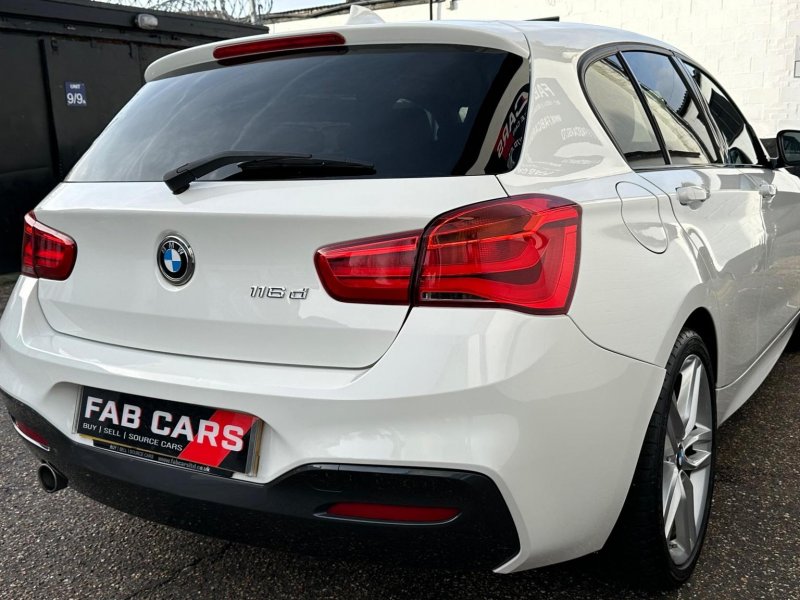 BMW 1 SERIES