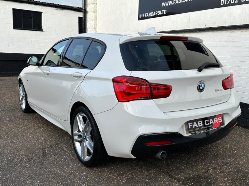 BMW 1 SERIES