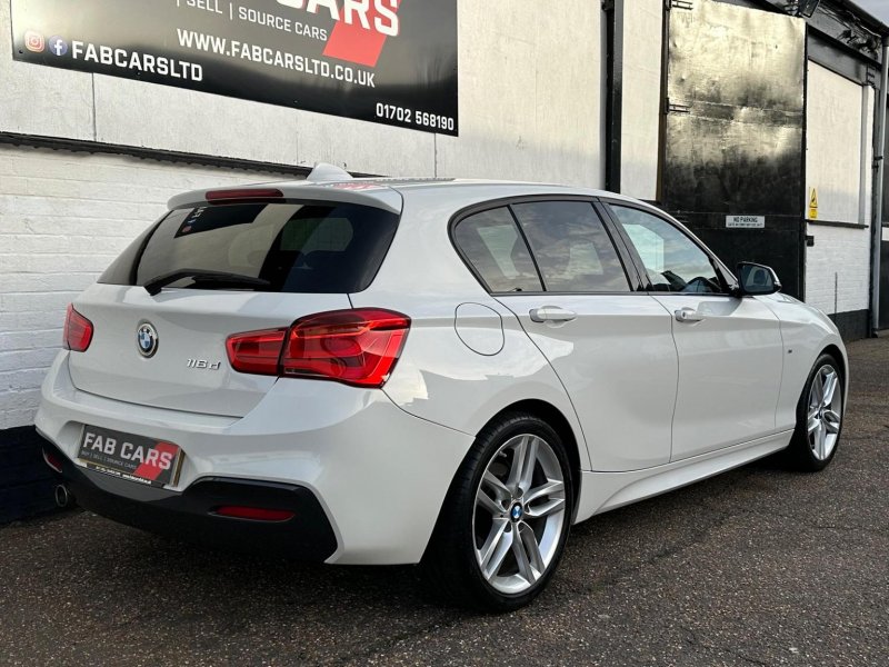 BMW 1 SERIES