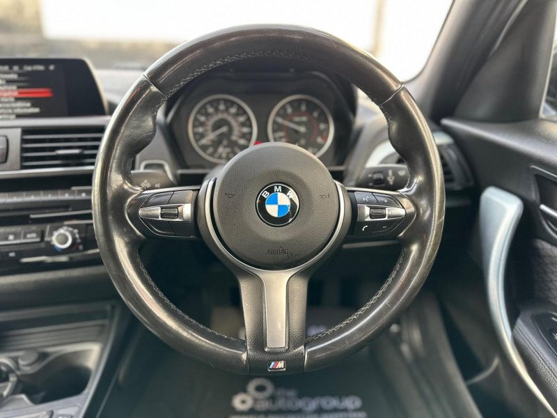 BMW 1 SERIES