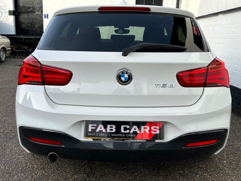 BMW 1 SERIES