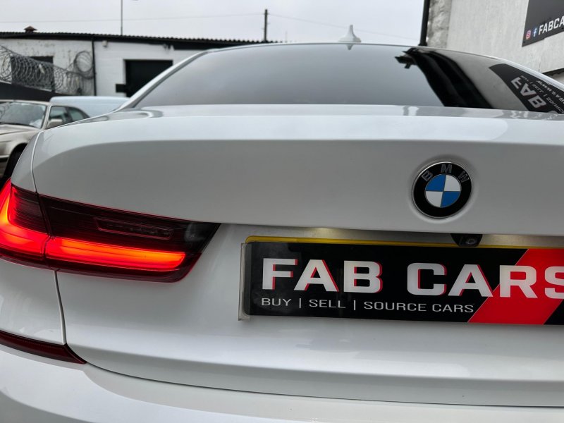 BMW 3 SERIES