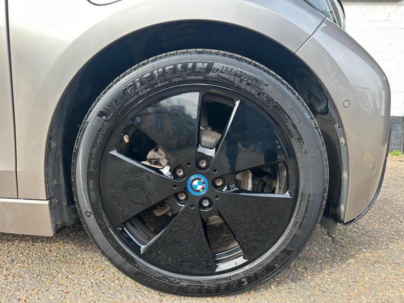 BMW I3
