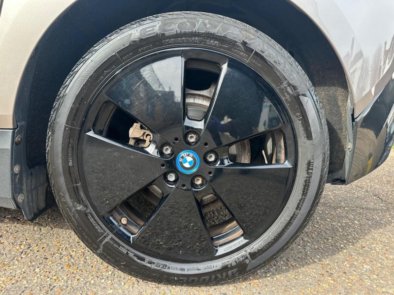 BMW I3