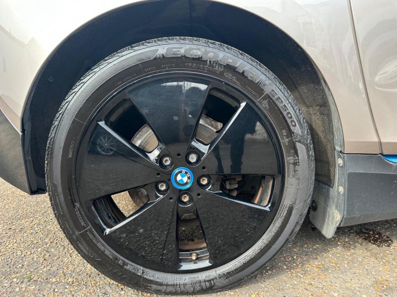 BMW I3